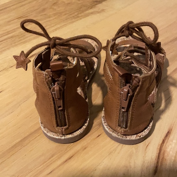 ❤️Osh Kosh Kids Sandals - Picture 3 of 5